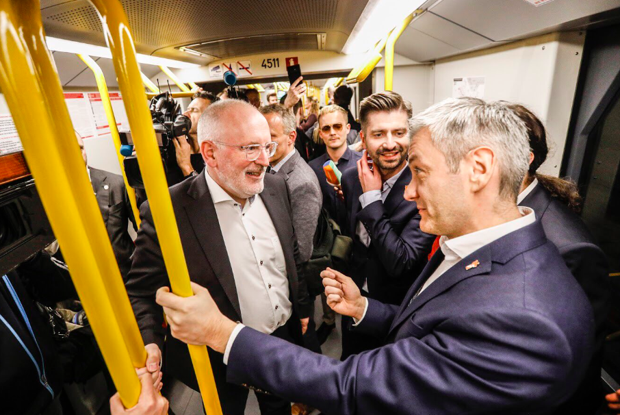 Frans Timmermans wspiera kampanię wyborczą Wiosny Biedronia