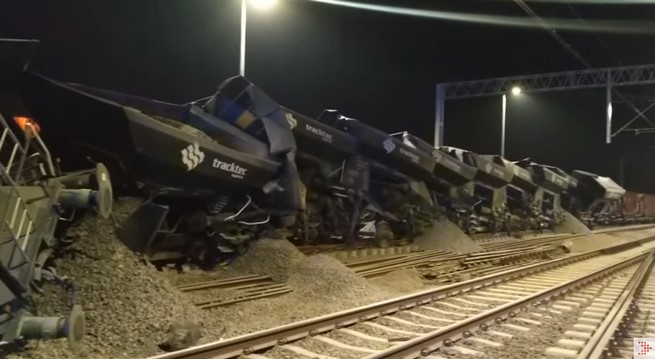 Lubelskie: pociąg odjechał bez maszynisty, a jak skończyły mu się tory, to się wykoleił