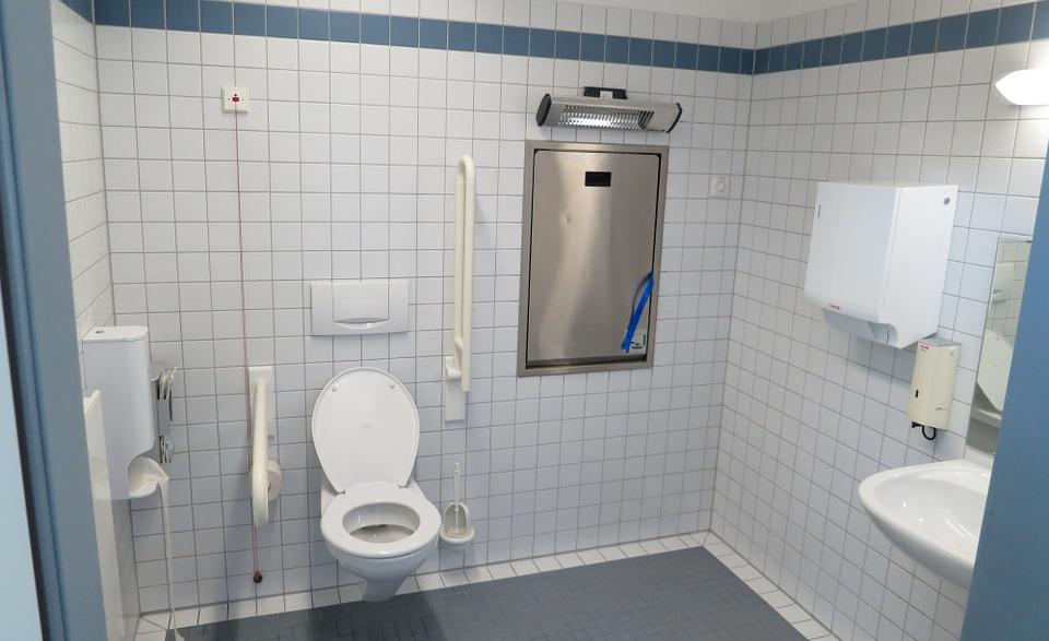 Lubuskie Watergate: pracownica urzędu miasta znalazła kamerę w damskiej toalecie