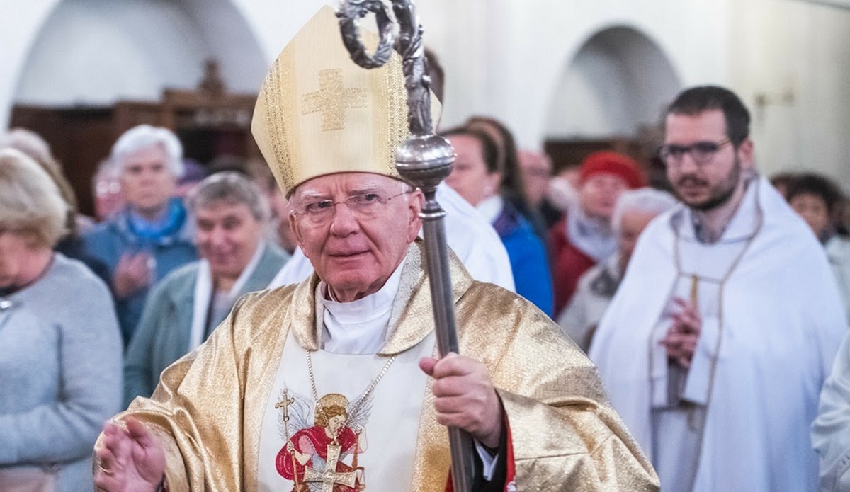 Trwa konflikt w krakowskim Kościele, Jędraszewski oskarżony o kładzenie łap na dochodach Kapituły Katedralnej