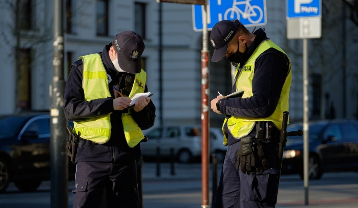 Chociaż na razie brakuje policjantów, rząd planuje stworzyć dodatkowe ok. 10 000 etatów w policji