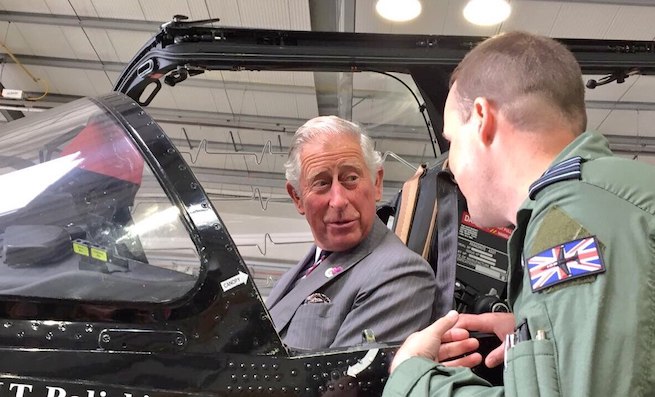 Książę Karol przyleciał helikopterem i wygłosił wykład o ograniczaniu podróży lotnicznych