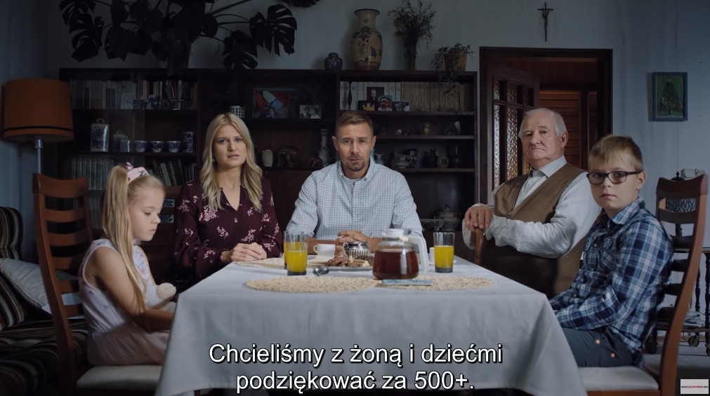 Spot KO: rodzina skarży się Morawieckiemu na warunki życia. Premier: z chęcią się z nimi spotkam