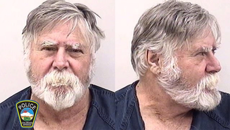 Mężczyzna napadł na bank, a potem rozdawał pieniądze życząc "wesołych świąt"