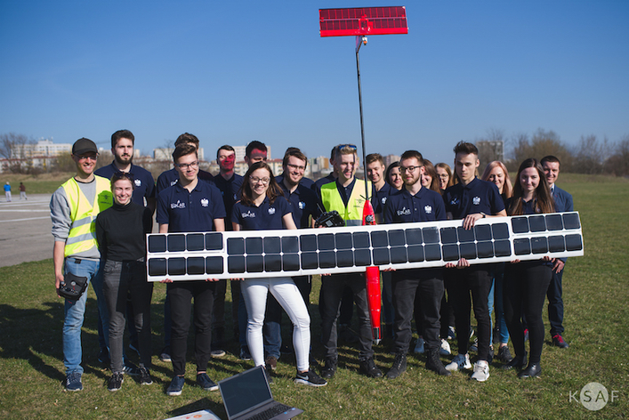 Studenci AGH zbudowali bezzałogowy samolot solarny
