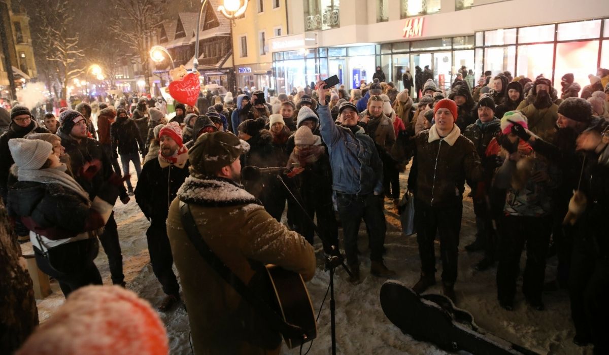 Burmistrz Zakopanego narzeka na turystów i ich wątpliwą kulturę osobistą