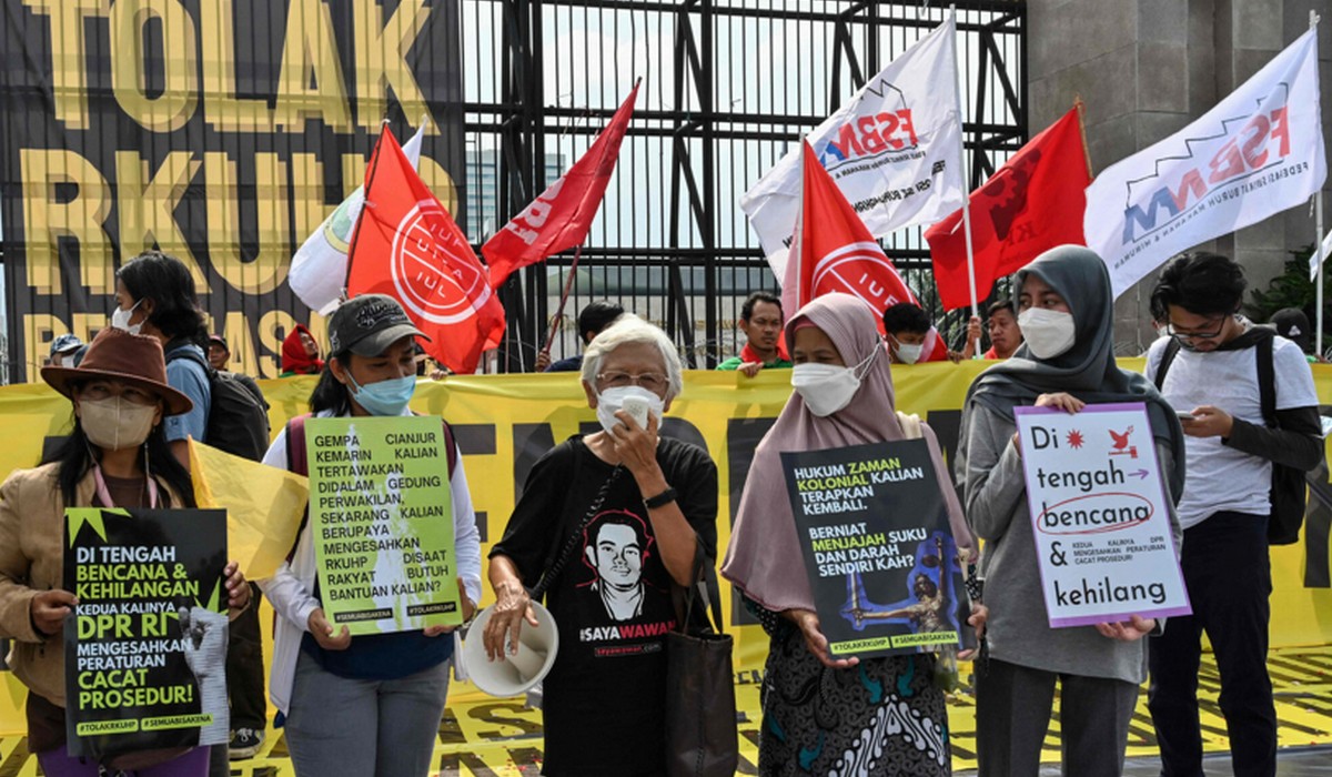 Indonezja: rząd zakazuje se*su przed ślubem i poza ślubem, obrażania prezydenta i głoszenia ideologii "sprzecznej z państwową"