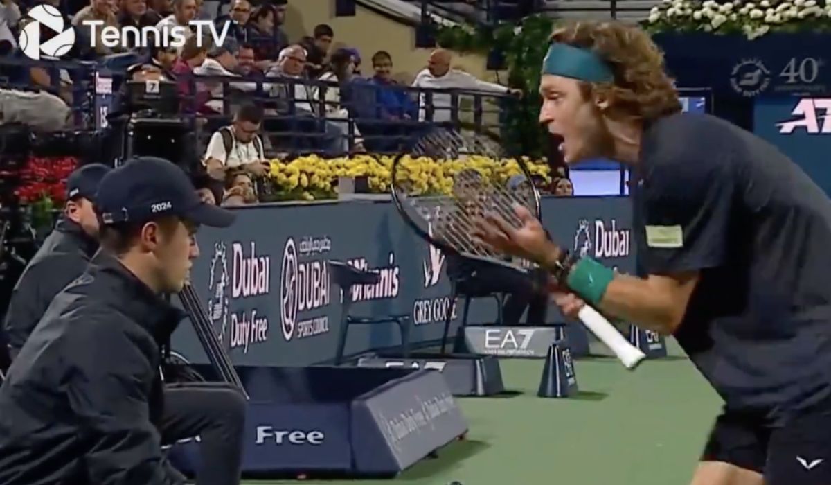 Rosyjski zawodnik nazwał sędziego idiotą, niestety ten znał rosyjski i go zdyskwalifikował