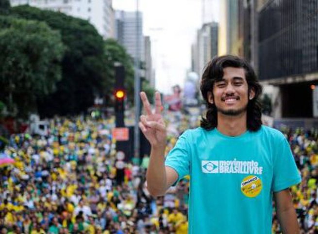 Kataguiri podczas protestów przeciwko prezydent Rousseff